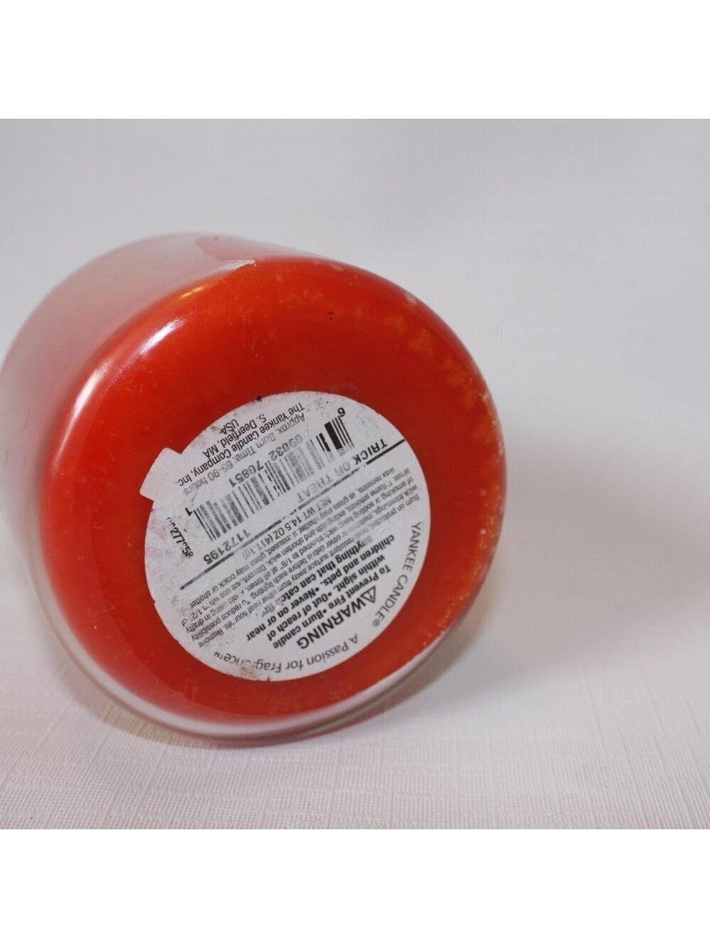 RARE YANKEE CANDLE TRICK OR TREAT CANDLE 14.5 OZ. - Picture 4 of 5